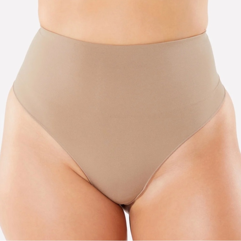 NWT - YITTY Nearly Naked Shaping High Waist Thong Sz M/L